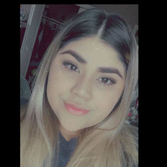 anayeli_av